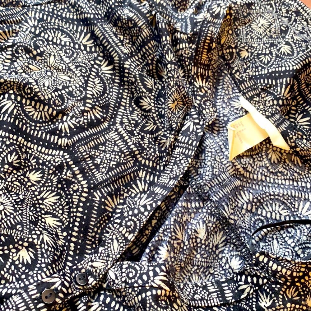 TunicStyle Black paisley top w/ button detail